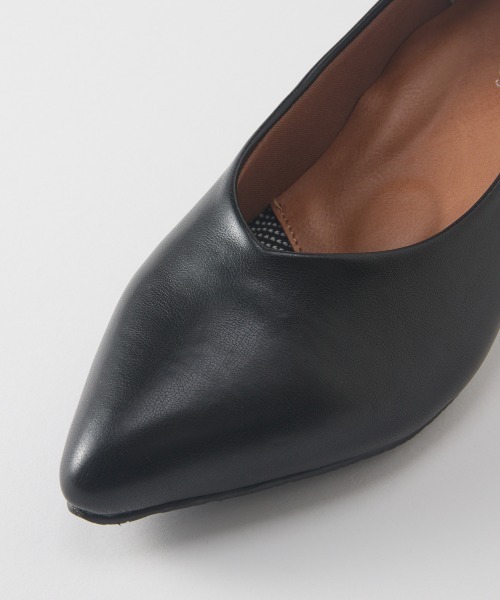 7days Life Styling(セブンデイズライフスタイリング)の「【ゆったり幅広】ポインテッドトゥパンプス(低反発中敷)(ワイズ4E)(パンプス・レディース・ダークブラウン/ブラック/グレイッシュベージュ・23.0cm/23.5cm/24.0cm/24.5cm/25.0cm/25.5cm/26.0cm/26.5cm/27.0cm)」の12枚目の写真