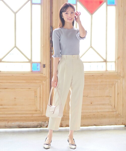 Feroux(フェルゥ)の「NEW美シルエットテーパード パンツ(その他パンツ・レディース・ブラック系/ベージュ系・SMALL/MEDIUM/X-SMALL)」の3枚目の写真