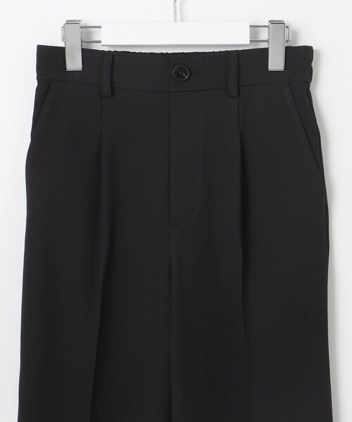 Feroux(フェルゥ)の「NEW美シルエットテーパード パンツ(その他パンツ・レディース・ブラック系/ベージュ系・SMALL/MEDIUM/X-SMALL)」の5枚目の写真