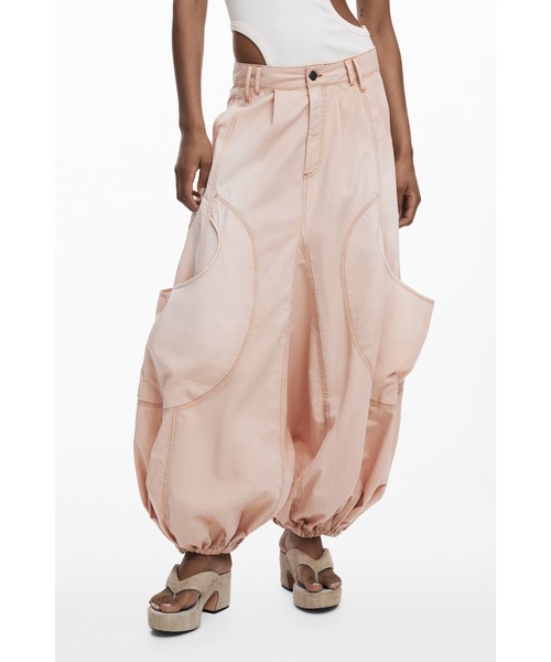 Desigual（デシグアル）の「カーゴスタイル流れるシルエットロングパンツ ストリートピンク（その他パンツ・レディース・レッド・42/34/36/38/40）」の3枚目の写真