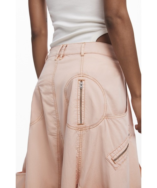 Desigual（デシグアル）の「カーゴスタイル流れるシルエットロングパンツ ストリートピンク（その他パンツ・レディース・レッド・42/34/36/38/40）」の5枚目の写真