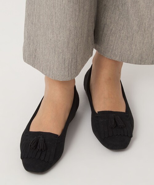 green label relaxing(グリーンレーベルリラクシング)の「【WEB限定】キルトタッセル フラットシューズ 撥水(その他シューズ・レディース・ベージュ/ブラック/ホワイト/ライトグレー・23.5cm/23cm/25cm/24.5cm/24cm)」の8枚目の写真