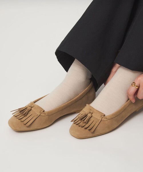 green label relaxing(グリーンレーベルリラクシング)の「【WEB限定】キルトタッセル フラットシューズ 撥水(その他シューズ・レディース・ベージュ/ブラック/ホワイト/ライトグレー・23.5cm/23cm/25cm/24.5cm/24cm)」の13枚目の写真