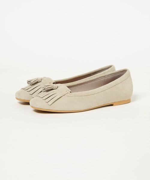 green label relaxing(グリーンレーベルリラクシング)の「【WEB限定】キルトタッセル フラットシューズ 撥水(その他シューズ・レディース・ベージュ/ブラック/ホワイト/ライトグレー・23.5cm/23cm/25cm/24.5cm/24cm)」の19枚目の写真