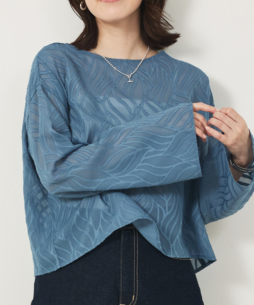 abahouse mavie(アバハウスマヴィ)の「シアージャガードブラウス(シャツ/ブラウス・レディース・ブラック/オフホワイト/グレイッシュブルー・フリー)」の3枚目の写真