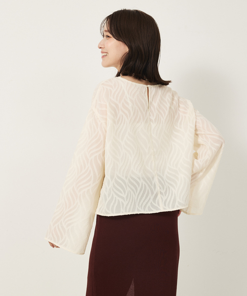 abahouse mavie(アバハウスマヴィ)の「シアージャガードブラウス(シャツ/ブラウス・レディース・ブラック/オフホワイト/グレイッシュブルー・フリー)」の9枚目の写真