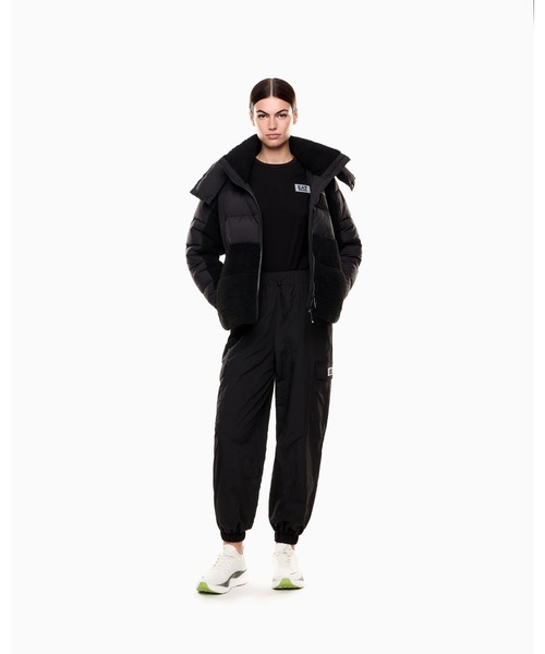 EMPORIO ARMANI EA7(エンポリオアルマーニイーエーセブン)の「【エンポリオ アルマーニ EA7】Contemporary Sport クルーネックTシャツ コットンジャージー(Tシャツ/カットソー・レディース・ブラック・X-SMALL/SMALL/MEDIUM/LARGE)」の2枚目の写真