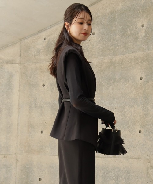 DRESS PLUS（ドレスプラス）の「ジャケット風に羽織れてジレベスト（ベスト・レディース・ホワイト/ベージュ/ブラック・M/S）」の5枚目の写真