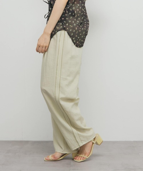 KBF(ケイビーエフ)の「タックイージーパンツ(その他パンツ・レディース・ライトベージュ/ネイビー・ONE)」の14枚目の写真