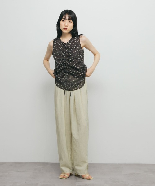 KBF(ケイビーエフ)の「タックイージーパンツ(その他パンツ・レディース・ライトベージュ/ネイビー・ONE)」の16枚目の写真