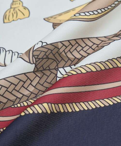 Green Parks(グリーンパークス)の「90cm ベルト柄スカーフ(バンダナ/スカーフ・レディース・ネイビー・FREE)」の10枚目の写真