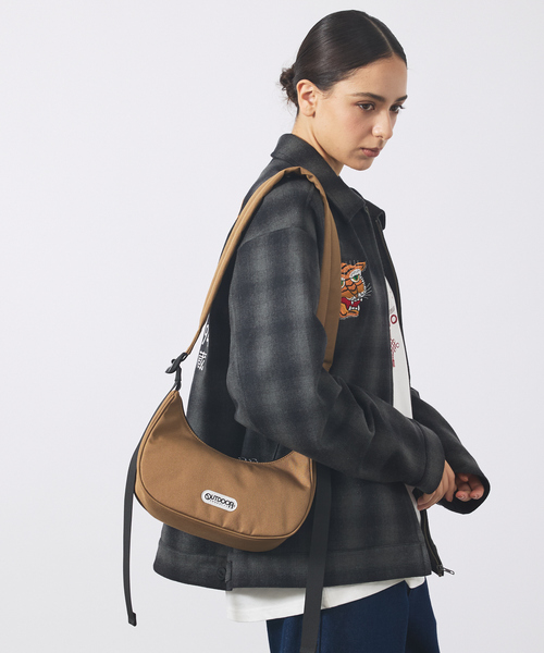 OUTDOOR PRODUCTS（アウトドアプロダクツ）の「【OUTDOOR PRODUCTS / アウトドアプロダクツ】ONE Shoulder Strap BAG/ワンショルダーバッグ/ユニセックス/251105（バックパック/リュック・メンズ・ブラック/ブラウン/カーキ・フリー）」の3枚目の写真