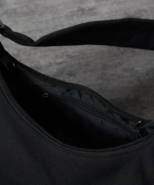 OUTDOOR PRODUCTS（アウトドアプロダクツ）の「【OUTDOOR PRODUCTS / アウトドアプロダクツ】ONE Shoulder Strap BAG/ワンショルダーバッグ/ユニセックス/251105（バックパック/リュック・メンズ・ブラック/ブラウン/カーキ・フリー）」の15枚目の写真