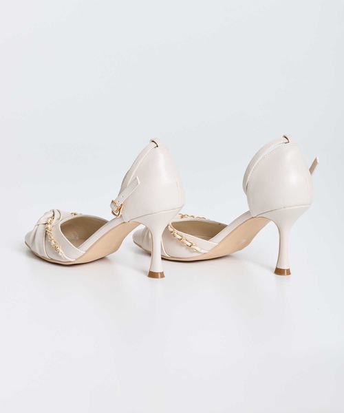 NOELA（ノエラ）の「ツイストデザインチェーンパンプス（パンプス・レディース・ベージュ/オフホワイト・L/M/S）」の4枚目の写真