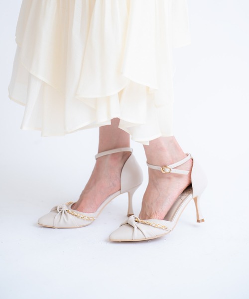 NOELA（ノエラ）の「ツイストデザインチェーンパンプス（パンプス・レディース・ベージュ/オフホワイト・L/M/S）」の6枚目の写真