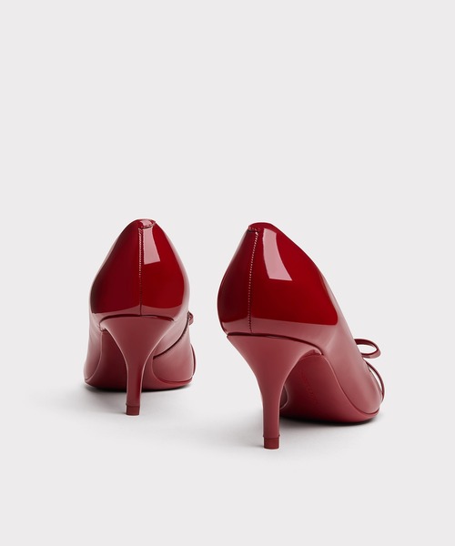 CHARLES & KEITH(チャールズ & キース)の「Dorian ドリアン パテントボウポインテッドトゥスティレットヒールパンプス(パンプス・レディース・レッド/ダークブラウン/ブラック系その他6/ブラウン系その他3・22.5cm/22cm/25.5cm/25cm/24.5cm/23.5cm/23cm)」の6枚目の写真