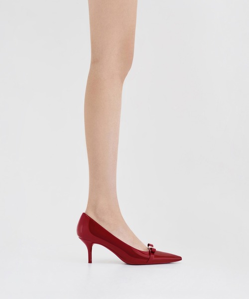 CHARLES & KEITH(チャールズ & キース)の「Dorian ドリアン パテントボウポインテッドトゥスティレットヒールパンプス(パンプス・レディース・レッド/ダークブラウン/ブラック系その他6/ブラウン系その他3・22.5cm/22cm/25.5cm/25cm/24.5cm/23.5cm/23cm)」の22枚目の写真