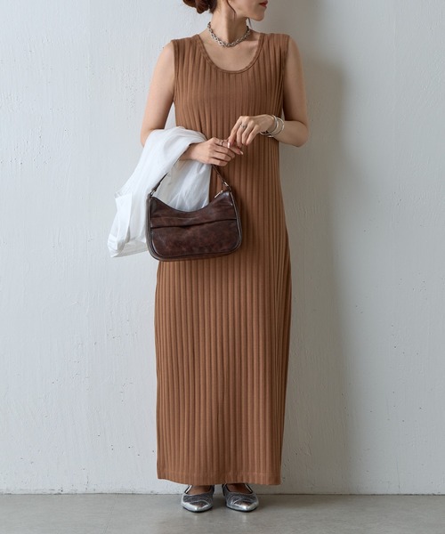 COLONY 2139（コロニートゥーワンスリーナイン）の「カットワイドリブノースリーブワンピース（ワンピース・レディース・ブラウン/グレー/ブラック・FREE）」の18枚目の写真
