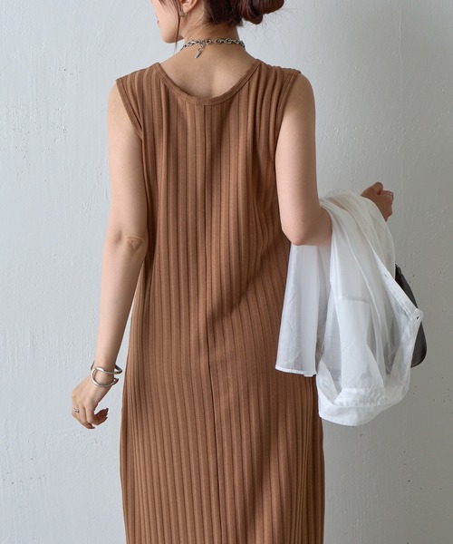 COLONY 2139（コロニートゥーワンスリーナイン）の「カットワイドリブノースリーブワンピース（ワンピース・レディース・ブラウン/グレー/ブラック・FREE）」の17枚目の写真