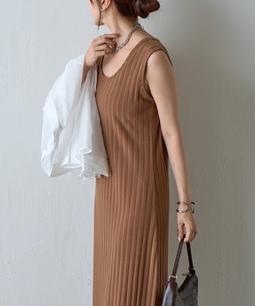 COLONY 2139（コロニートゥーワンスリーナイン）の「カットワイドリブノースリーブワンピース（ワンピース・レディース・ブラウン/グレー/ブラック・FREE）」の16枚目の写真