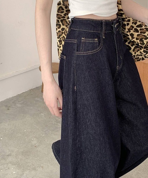 maison de LATIR(メゾンドラティール)の「大人女性の夏服ワイドイージーデニムパンツ(デニムパンツ・レディース・ブラック・FREE)」の4枚目の写真