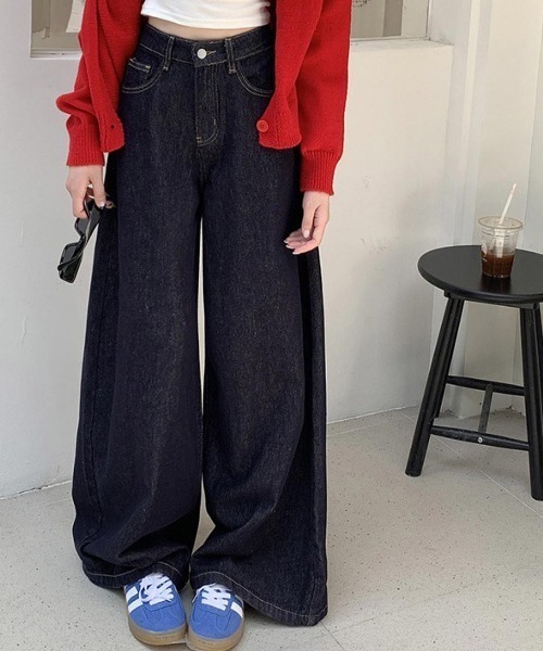 maison de LATIR(メゾンドラティール)の「大人女性の夏服ワイドイージーデニムパンツ(デニムパンツ・レディース・ブラック・FREE)」の11枚目の写真