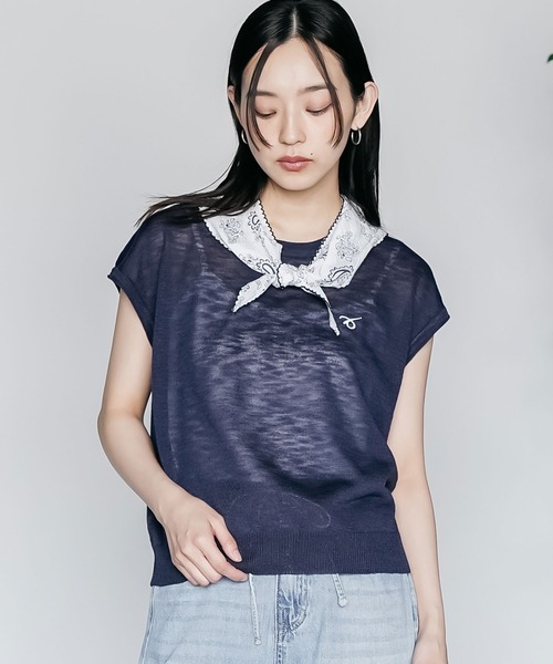 mili an deni（ミリアンデニ）の「バンダナスカーフ付き半袖ニットトップス（ニット/セーター・レディース・ネイビー/オフホワイト/グレー・M）」の3枚目の写真