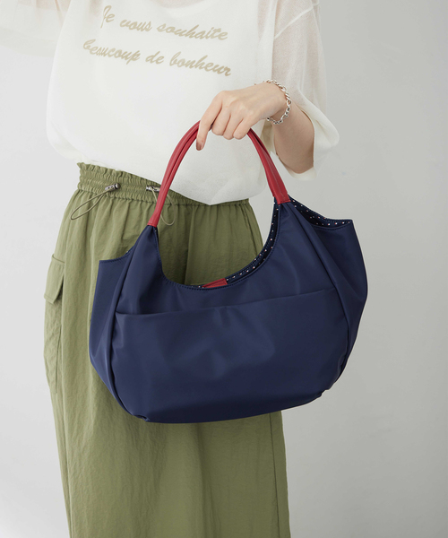 Petit Honfleur（プチオンフルール）の「アパッシュプリントバッグ（トートバッグ・レディース・ネイビー/ブルー・フリー）」の2枚目の写真