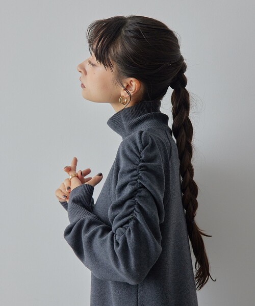 EMMEL REFINES＞EM ギャザーパフスリーブ タートルニット ワンピース