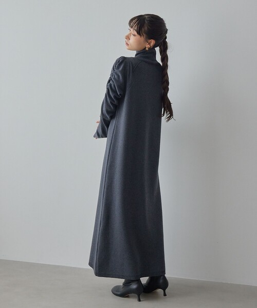 EMMEL REFINES（エメルリファインズ）の「＜EMMEL REFINES＞EM ギャザーパフスリーブ タートルニット ワンピース（ワンピース・レディース・オレンジ系その他/ダークグレー・FREE）」の7枚目の写真