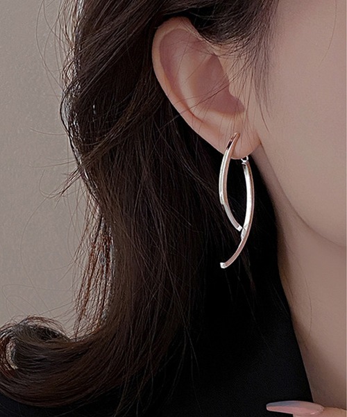 セール】メタリック カーブ ライン クロス ピアス（ピアス（両耳用