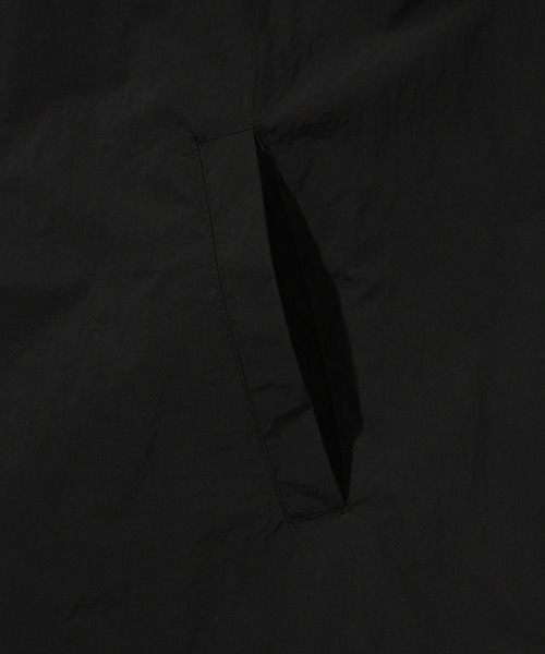 THRASHER（スラッシャー）の「THRASHER Coach Jacket  Lightweight Streetwear Outerwear【撥水加工 UVカット】（ナイロンジャケット・メンズ・ブラック/カーキ・M/XL/L）」の17枚目の写真