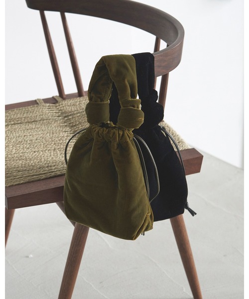 anuke（アンヌーク）の「Velvet Mini Purse（ハンドバッグ・レディース・ブラック/カーキ・FREE）」の7枚目の写真