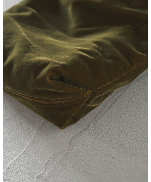 anuke（アンヌーク）の「Velvet Mini Purse（ハンドバッグ・レディース・ブラック/カーキ・FREE）」の11枚目の写真