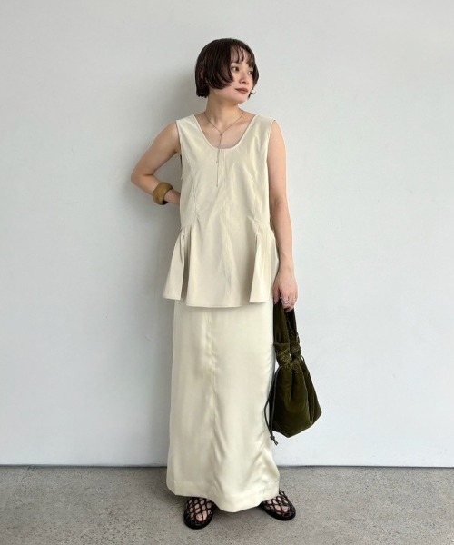 anuke（アンヌーク）の「Velvet Mini Purse（ハンドバッグ・レディース・ブラック/カーキ・FREE）」の3枚目の写真