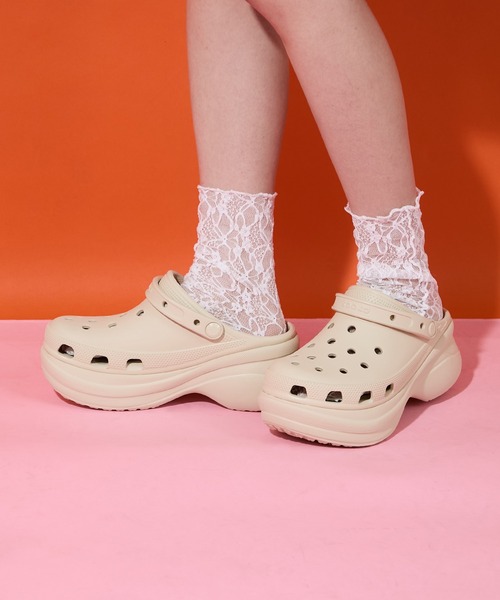 crocs(クロックス)の「【Crocs】classic bae clog クラシック ベイ クロッグ クロックス サンダル 厚底 ボリュームソール(サンダル・レディース・ブラック/ホワイト/ベージュ/パープル・22cm/23cm/24cm/25)」の16枚目の写真