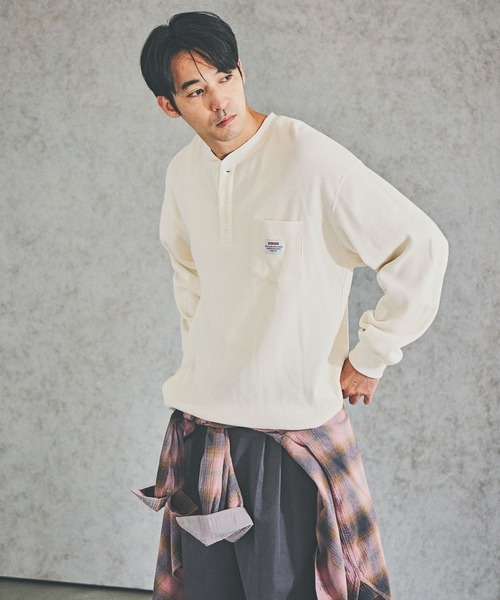 BAYFLOW（ベイフロー）の「ヘンリーネックワッフルTシャツ（Tシャツ/カットソー・メンズ・オフホワイト/ワイン/チャコールグレー・MEDIUM/LARGE）」の2枚目の写真