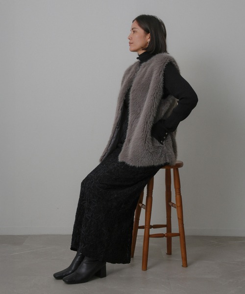 Floran(フローラン)の「ファーベスト(ベスト・レディース・モカ/ベージュ/チャコールグレー・MEDIUM)」の20枚目の写真