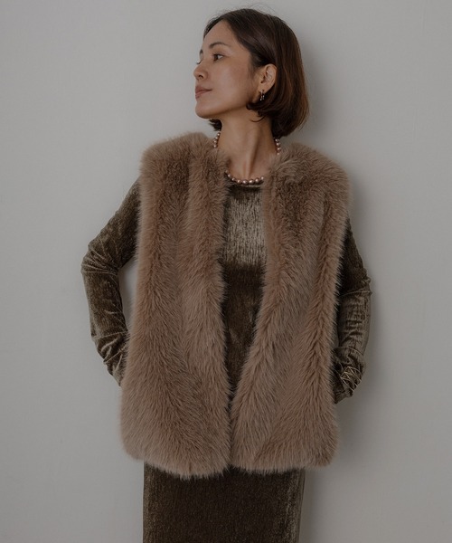 Floran(フローラン)の「ファーベスト(ベスト・レディース・モカ/ベージュ/チャコールグレー・MEDIUM)」の5枚目の写真