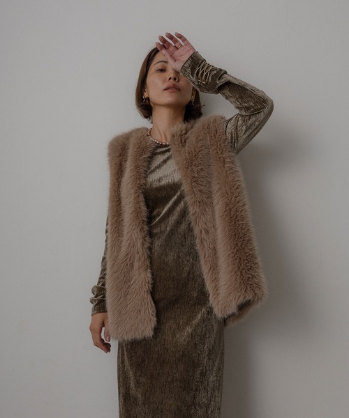 Floran(フローラン)の「ファーベスト(ベスト・レディース・モカ/ベージュ/チャコールグレー・MEDIUM)」の13枚目の写真