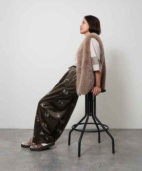 Floran(フローラン)の「ファーベスト(ベスト・レディース・モカ/ベージュ/チャコールグレー・MEDIUM)」の10枚目の写真