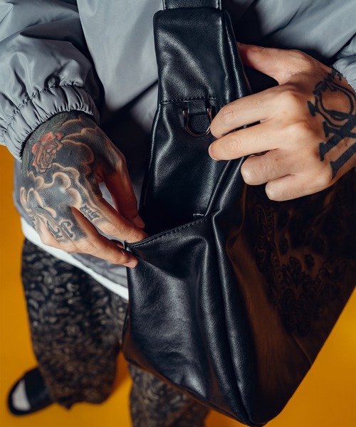 Subciety(サブサエティ)の「Ordinary days shoulder bag(ショルダーバッグ・メンズ・ブラック/ブラック系その他2/ブラック系その他3・FREE)」の17枚目の写真