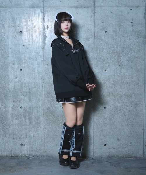 Re:CRYPT(リクリプト)の「2WAYハーネス ハーフジップスウェット / 裏毛 オーバーサイズ フロントロゴ(スウェット・レディース・ブラック・F)」の5枚目の写真