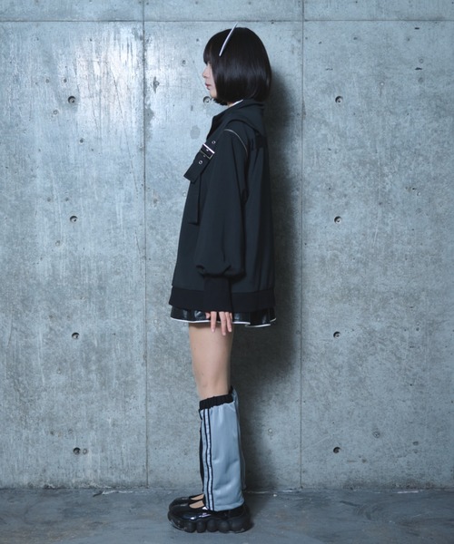 Re:CRYPT(リクリプト)の「2WAYハーネス ハーフジップスウェット / 裏毛 オーバーサイズ フロントロゴ(スウェット・レディース・ブラック・F)」の6枚目の写真