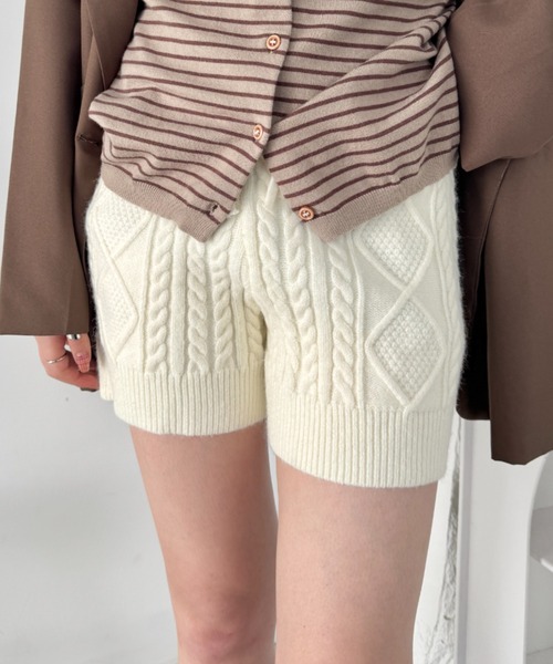 SOLLON.(ソルロン)の「ケーブルニットホットパンツ(その他パンツ・レディース・アイボリー/ブラック/グレー/チャコールグレー・FREE)」の8枚目の写真