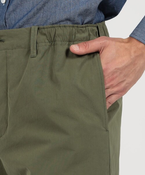 TOMORROWLAND （トゥモローランド）の「80/2スーピマコットン イージーパンツ BORGHI（チノパンツ・メンズ・ブラック/カーキ・M/L/S）」の9枚目の写真