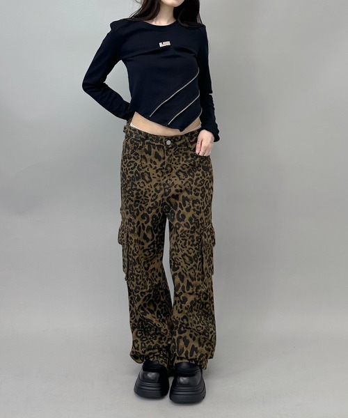 FOLLOWIN(フォロウィン)の「2color/レオパードワイドカーゴパンツ(カーゴパンツ・レディース・ベージュ/グリーン・SMALL/MEDIUM/LARGE)」の7枚目の写真
