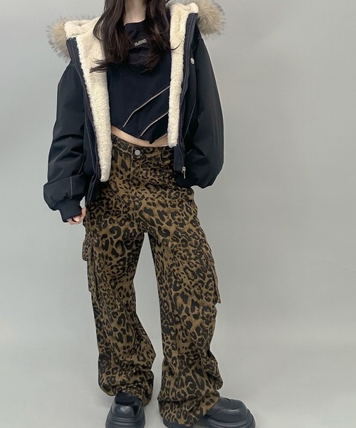FOLLOWIN(フォロウィン)の「2color/レオパードワイドカーゴパンツ(カーゴパンツ・レディース・ベージュ/グリーン・SMALL/MEDIUM/LARGE)」の9枚目の写真