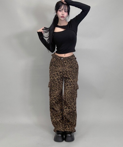 FOLLOWIN(フォロウィン)の「2color/レオパードワイドカーゴパンツ(カーゴパンツ・レディース・ベージュ/グリーン・SMALL/MEDIUM/LARGE)」の3枚目の写真