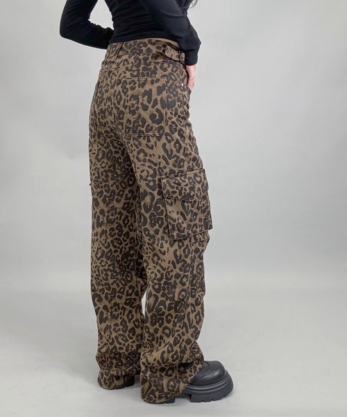 FOLLOWIN(フォロウィン)の「2color/レオパードワイドカーゴパンツ(カーゴパンツ・レディース・ベージュ/グリーン・SMALL/MEDIUM/LARGE)」の12枚目の写真